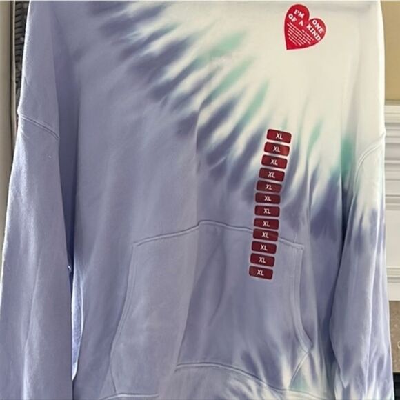 🩵NEW WILDFOX TIE-DYE HOODIE - Picture 1 of 6